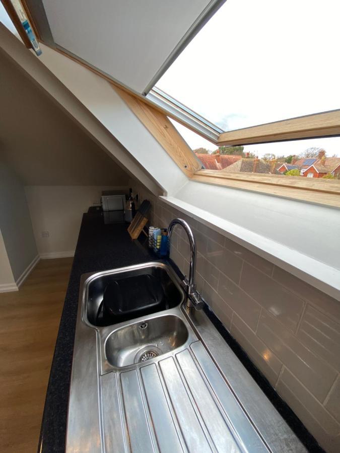 Lovely Spacious Loft Close To Train Station Worthing Exterior foto