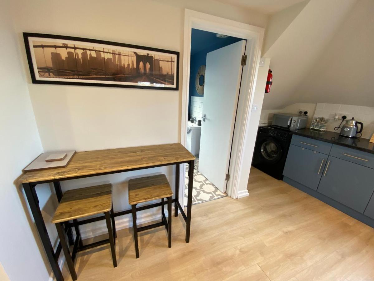 Lovely Spacious Loft Close To Train Station Worthing Exterior foto